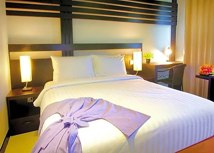 Reveal Courtyard In Reveal Angkor