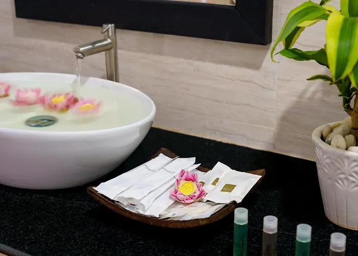 Hotel Reveal Courtyard In Reveal Angkor 4*