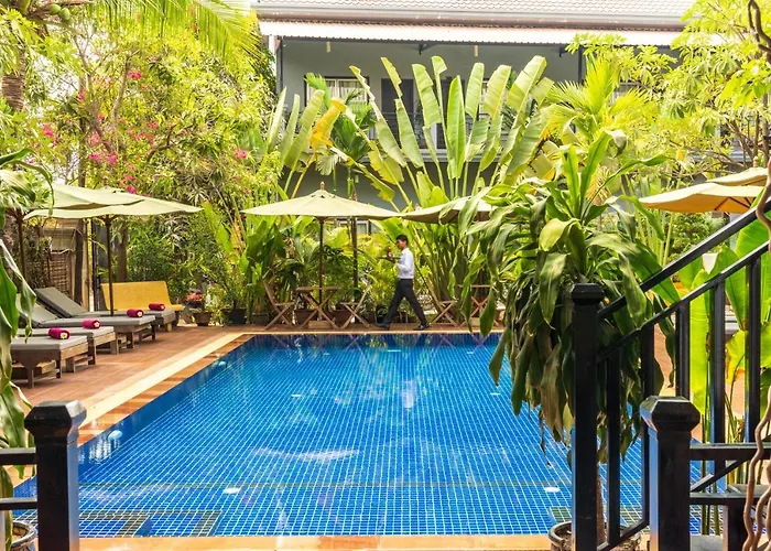 Hotel Reveal Courtyard In Reveal Angkor 4*